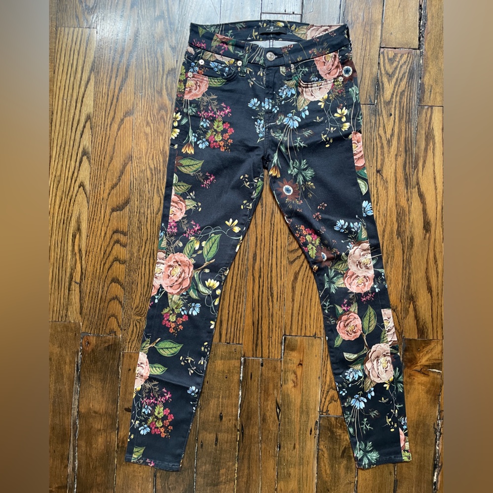 7 for all Mankind skinny leg stretch black/floral jean. Size 24